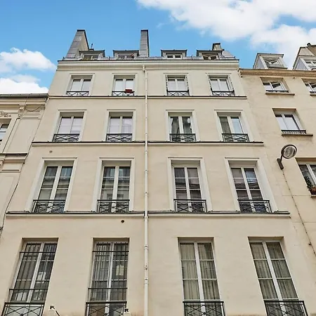 Center Of By Prestige * Parigi