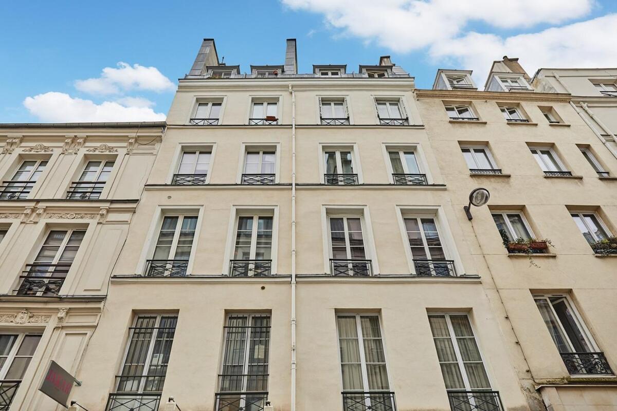 Center Of By Prestige * Parigi